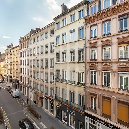 Like - Corneille Apartamento Lyon